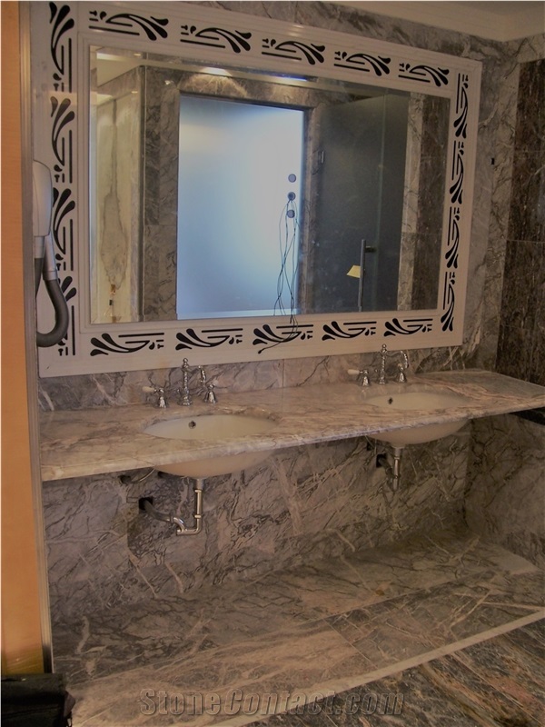 Eclisse Lunare Marble Bathroom Design- Hotel Principe Di Piemonte