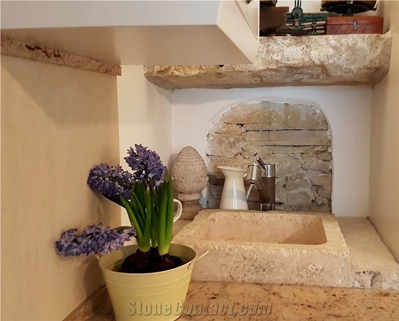 Modern Kitchen Design with Natural Stone