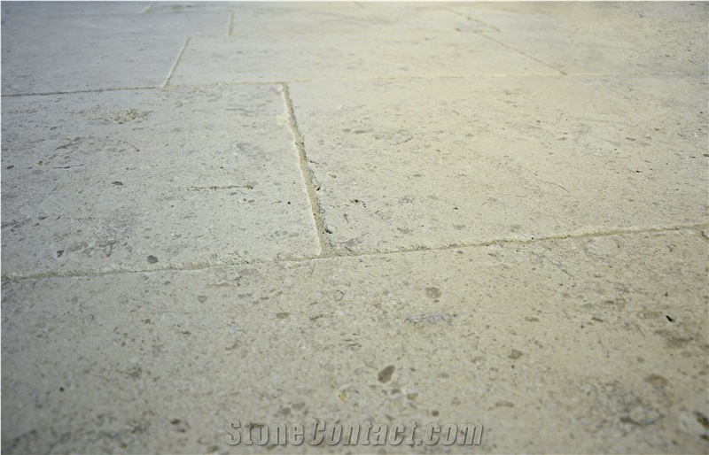 French Limestone Tiles Pierre De Limeyrat - Beige "Fossil"