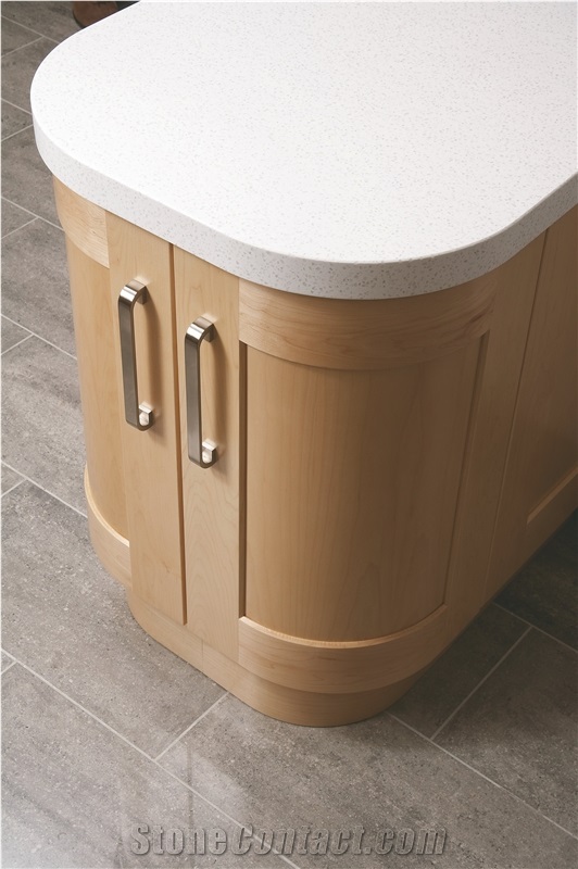 Vanilla White Quartz Stone Customized Kitchen Countertops & Worktops