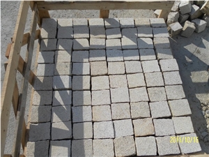 Beige Granite Cube Stone,Yellow Courtyard Road Paver,Gold Cobble Stone