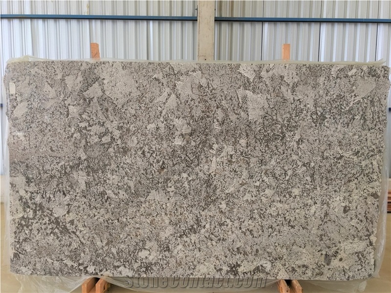 Magnific White Granite Slabs & Tiles