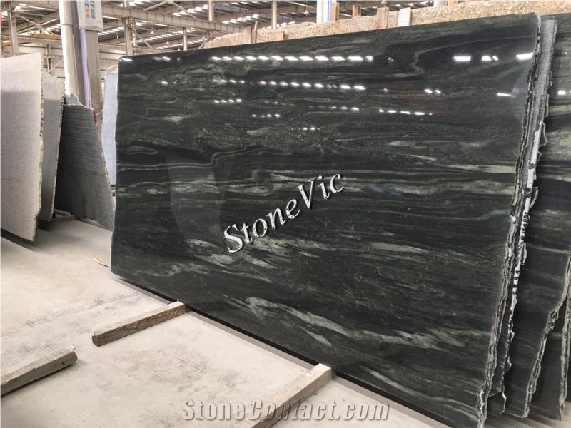 China New Granite Crown Green Slabs