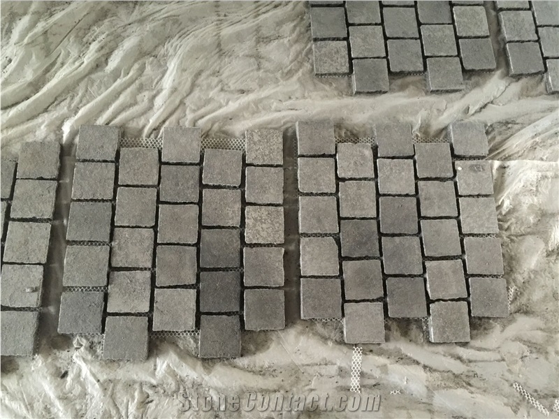 Paving Stone &Natural Split Granite Paver on Mesh,Grey/Black Cubestone