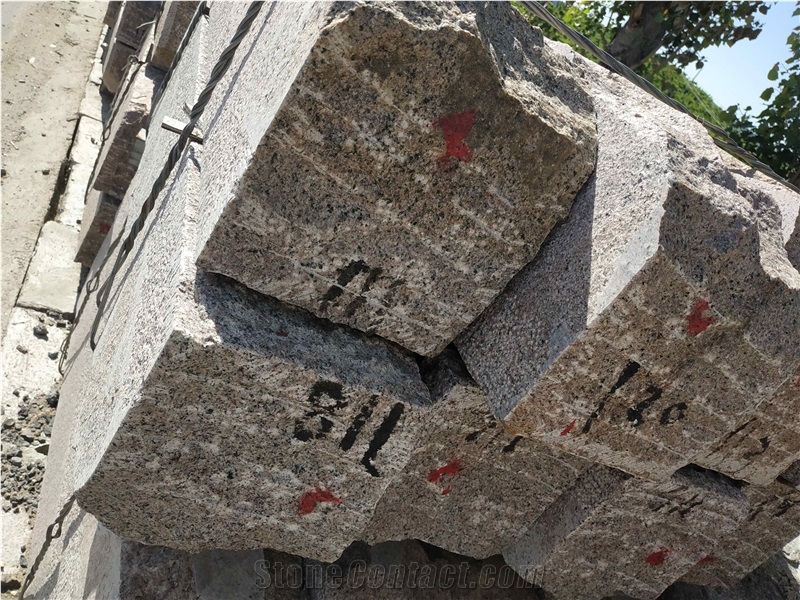 G354 Red Granite Finland V17,V22 Natural Surface Hammered Curbstones