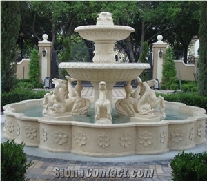 Outdoor Water Fountain with Horse Sculptures