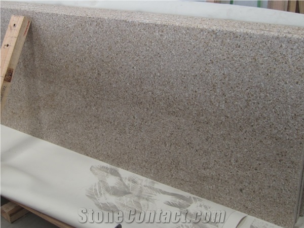 G682 Yellow Rust Granite Full Bullnose Edge Finish Prefab Standard Top