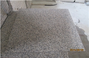 Polished Longhai G681 Golden Yellow Granite Flooring Tiles