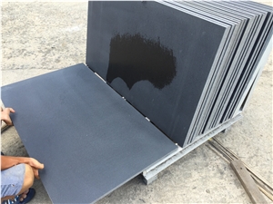 China Lava Stone Slabs Cut to Size Hainan Black Basalt Tiles Flooring