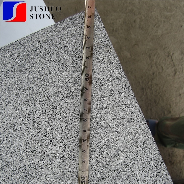 China Hainan Grey Moon Surface Basalt Natural Stone Tile Sawn Cut Grind 200# Slab