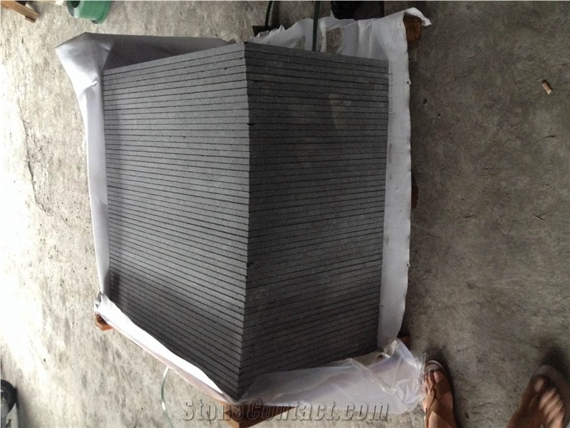 China Black G684 Basalt Flamed Tiles Cutting,Floor