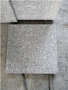 G655 Grey Granite Tiles/Granite Flooring/Wall Covering/Floor Tiles