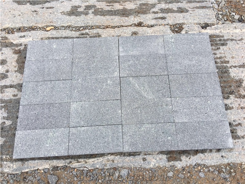 China Green Porphyry Flamed Outside Paving Tiles