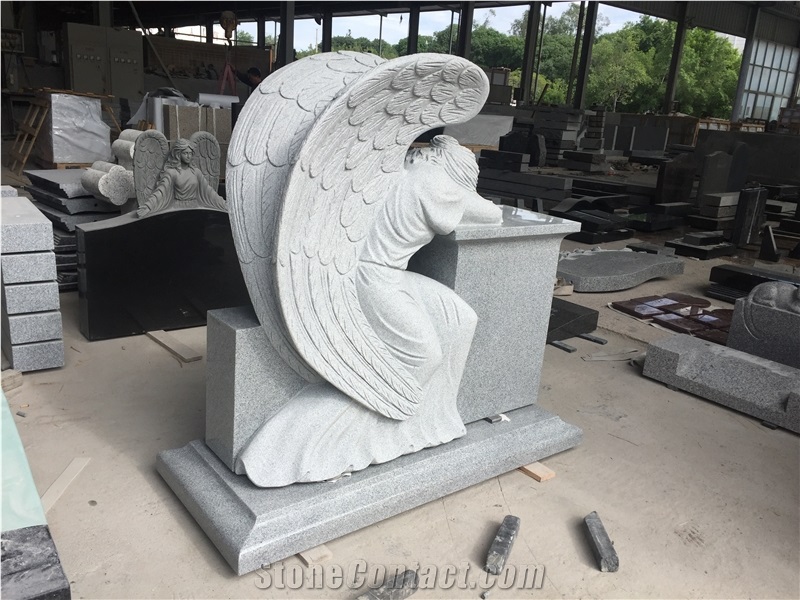 G633 Light Gray Monument with Angel Kneeling