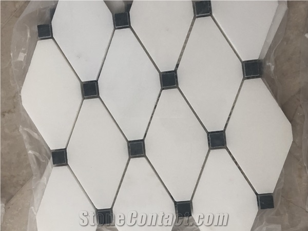 Beautiful White Polished Marble Mosaic Pattern