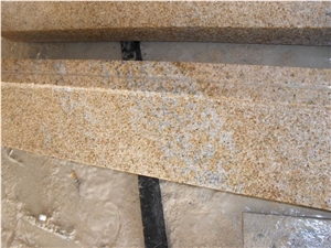 G682 Rusty Yellow Granite Slabs Bathroom Tiles