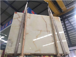 Luxury Backlit White Onyx Slabs with Golden Line