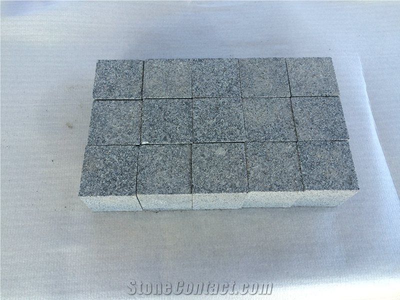 Sawn Cut Flamed G654 Granite Cobblestone Paver