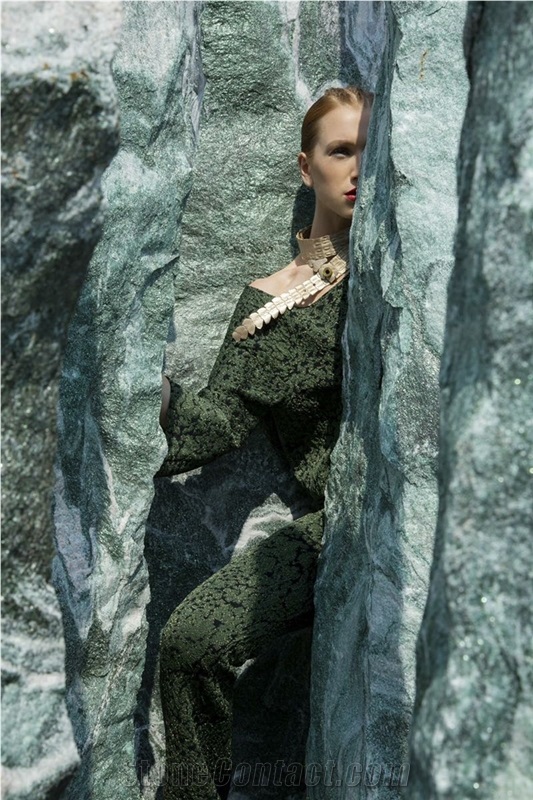 Punto Laponia Green Stone Monolith