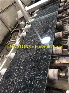 Emerald Pearl Granite Stone Black Color Slab Tiles