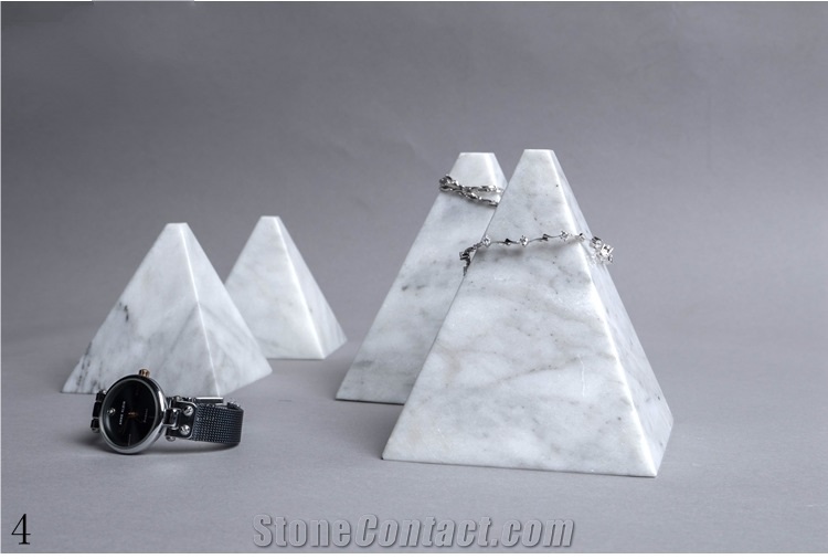 Natural White Stone Necklace Display Rack