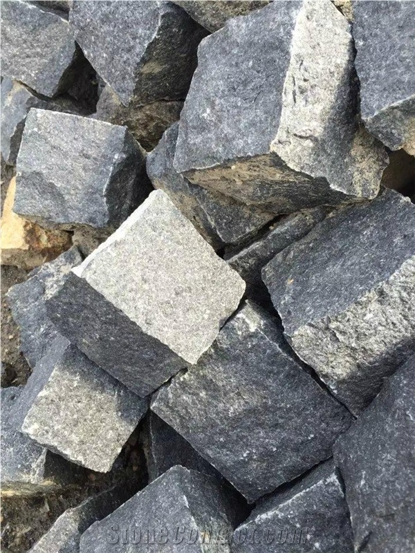 Absolue Black Basalt G684 10x10x10cm Split Cubes