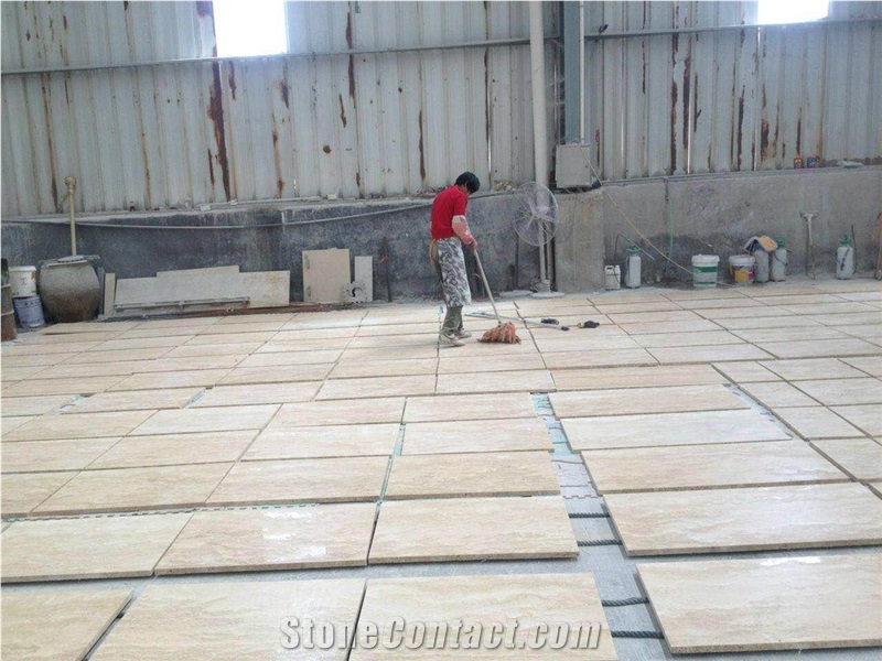 China Golden Beige Travetine Honed Flooring Tiles