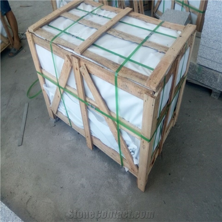 China Golden Beige Travetine Honed Flooring Tiles