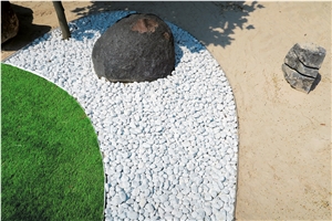 Tumbled Pebbles Garden Design