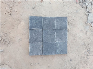 China Black Bluestone Basalt Natural Paving Cubes