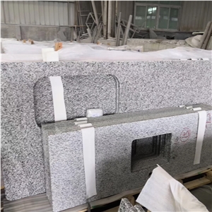 China Luna Pearl Granite Kitchen Countertops