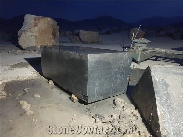 Maku Black Marble Quarry Blocks