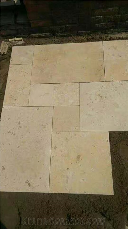 French Pattern Tumbled Beige Limestone Flooring