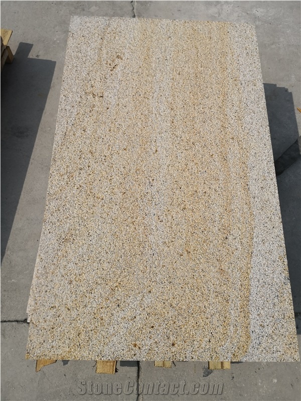 China Padang Golden Leaf Granite Slab and Tile