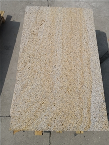 China Padang Golden Leaf Granite Slab and Tile