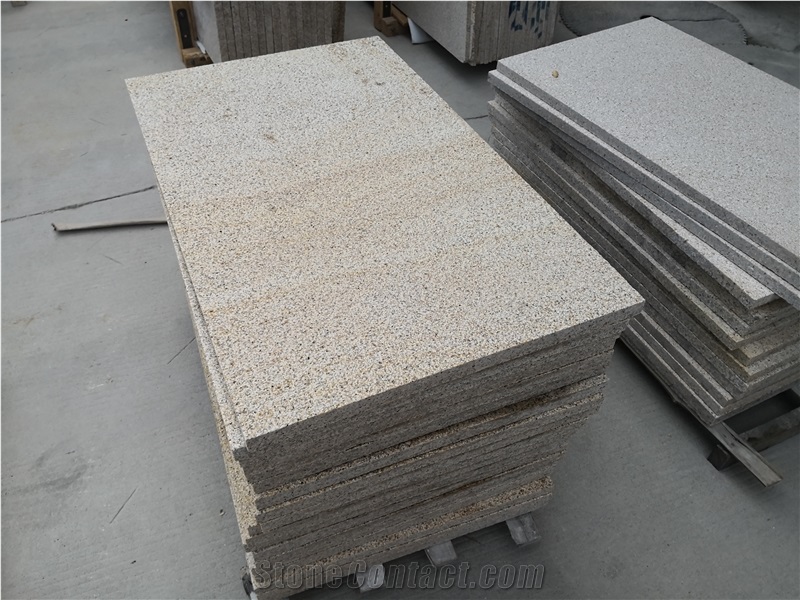 Chinese Desert Gold Granite Flooring Tiles