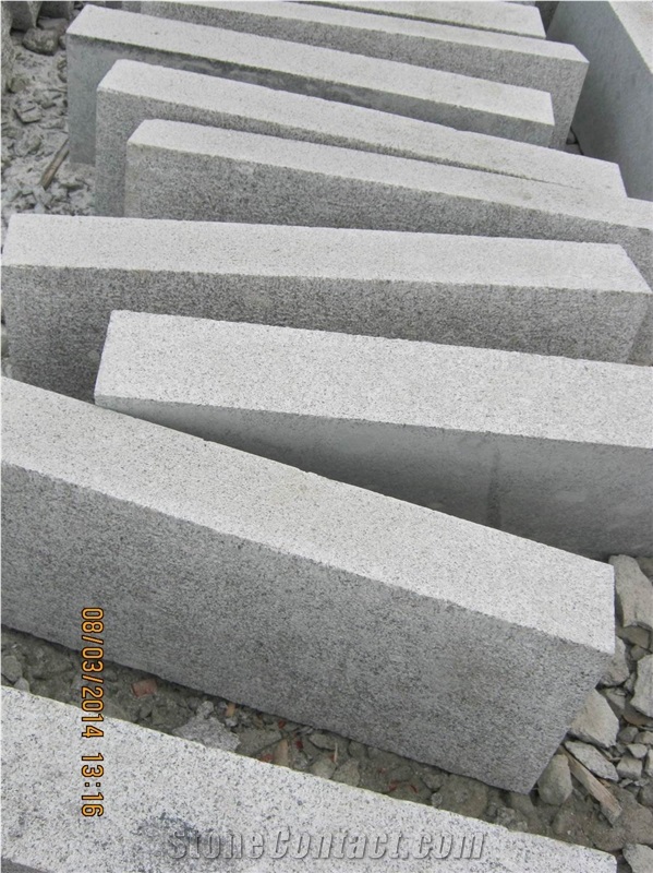 China Cheap Light Grey White G341 Kerbstone Flamed