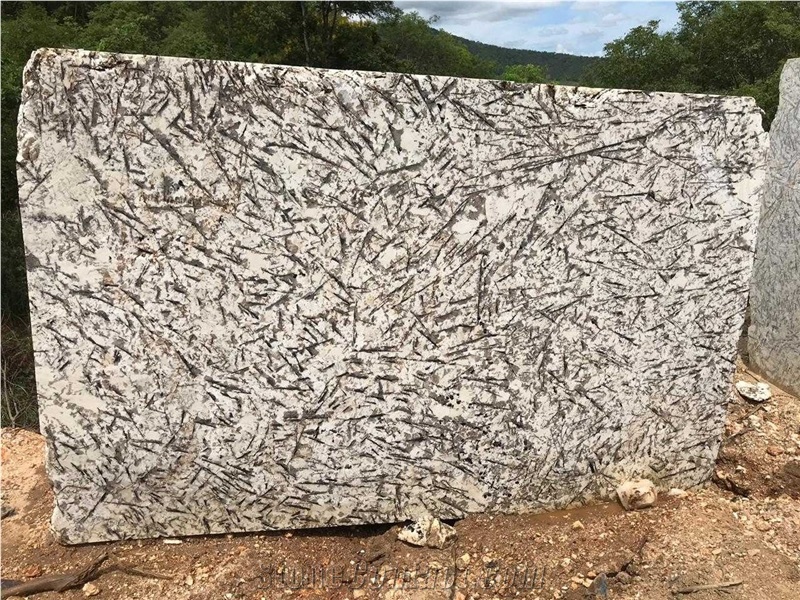 Feldspato Bianco Granite Blocks from Brazil