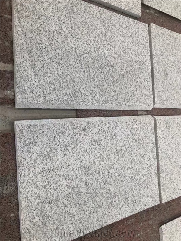 China Light Padang White Granite Flooring