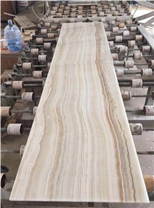 Polished White Straight Wooden Akdag Onyx Slab