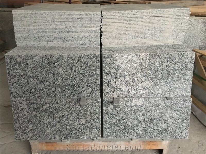 Spray White Granite Slabs Walling Flooring Tiles
