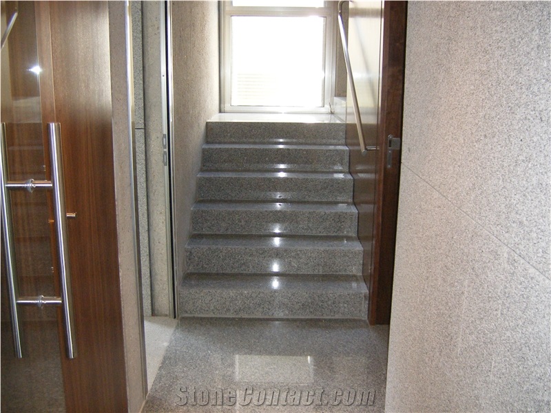 Staircase with Granito Blanco Castelo Polished