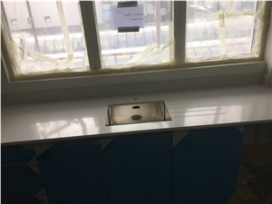 Simple Design in Silestone Blanco Norte Fitted