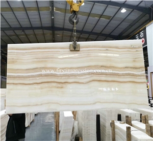 China Hot Straight Vein White Onyx Slabs for Wall