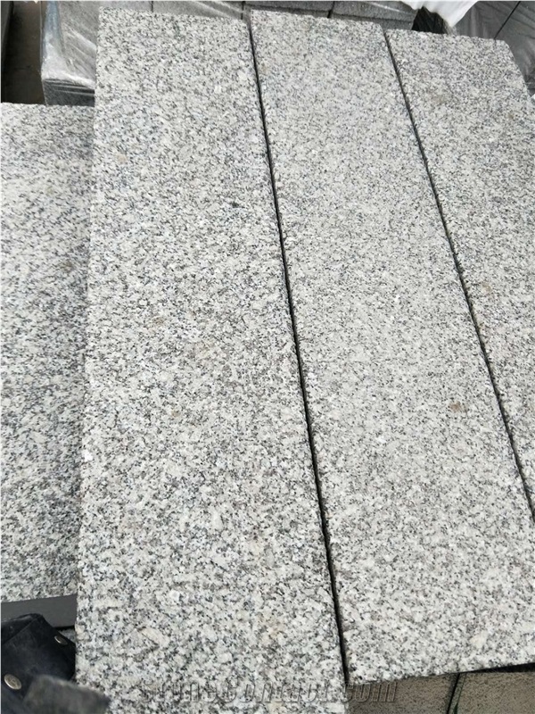 G602 Gray Granite Kerbstone, Bushhammered Palisade