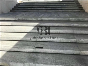 Nero Santiago Granite/Mountain Grey Stair Treads