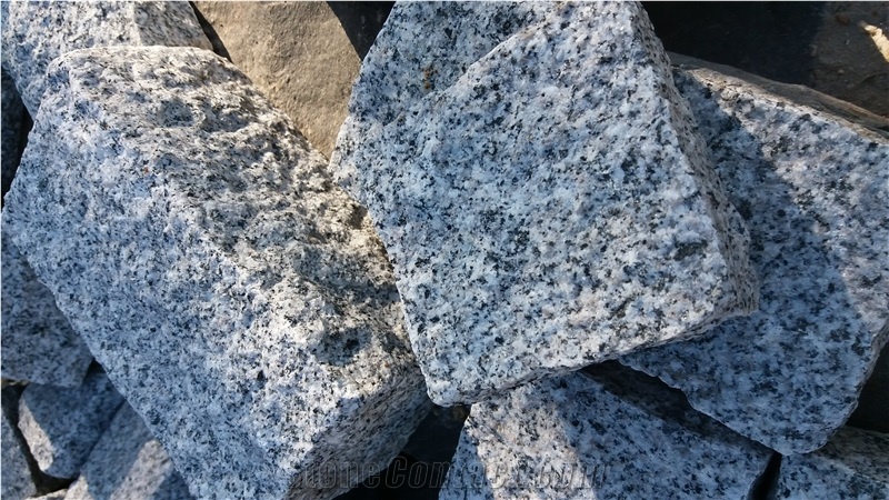 White Grey Granite Cobbles/ Cubes