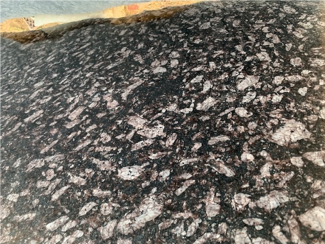 Commando Brown Granite Tiles & Slab