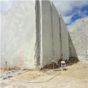 Aramis White Granite Quarry Blocks from Brazil