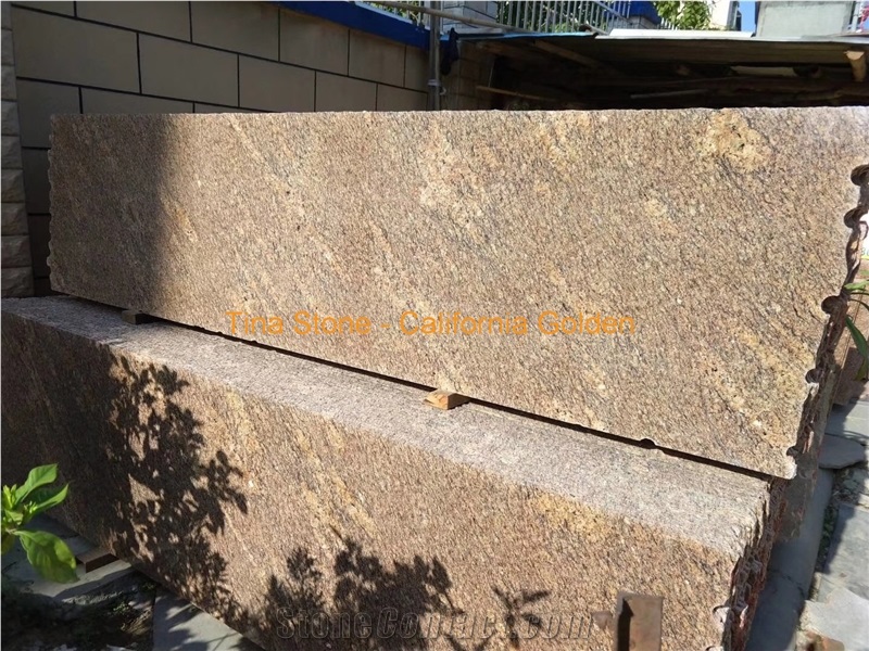 California Golden Granite Stone Slabs Flooring